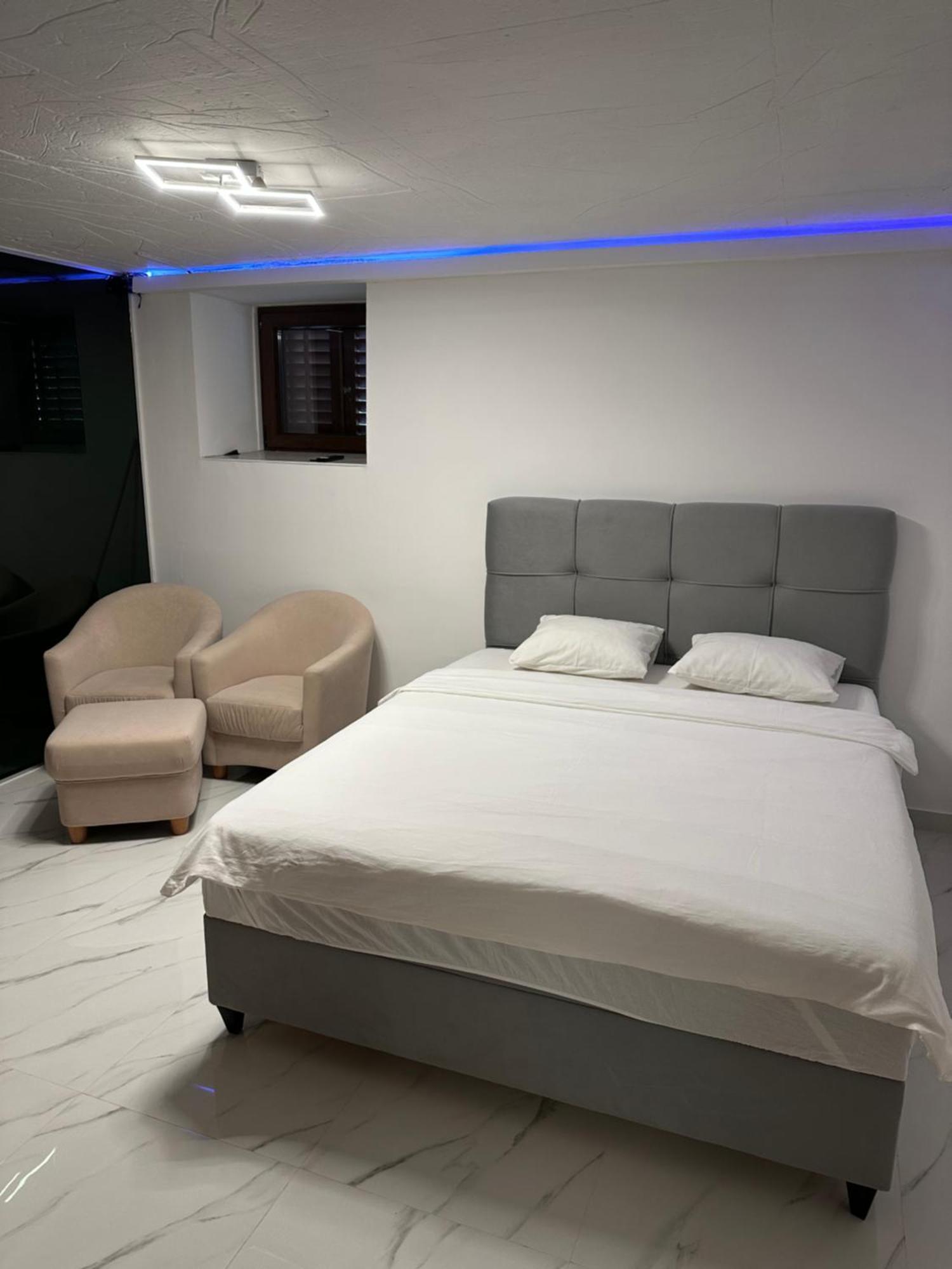 Luxury Old Town Rab Studio Apartments Rab Town Esterno foto